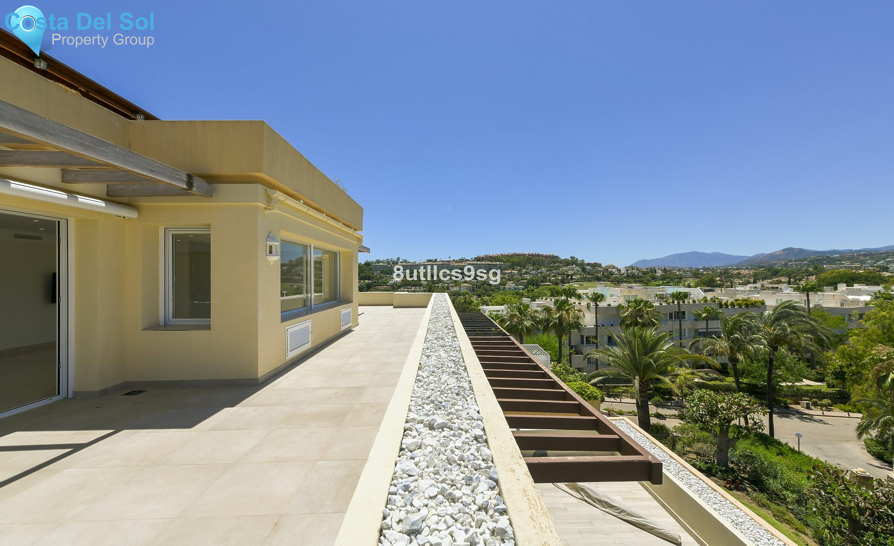 Middle Floor Apartment in Nueva Andalucía-1417606