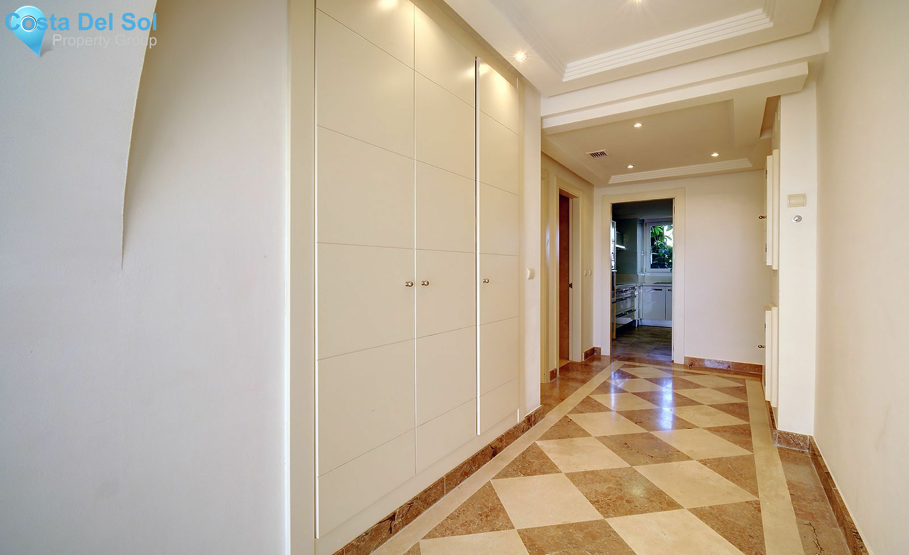 Middle Floor Apartment in Nueva Andalucía-1429843