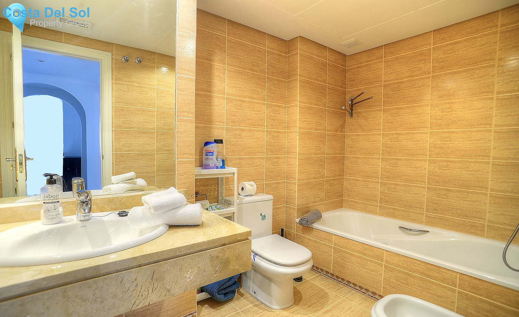 Middle Floor Apartment in Nueva Andalucía-1443802