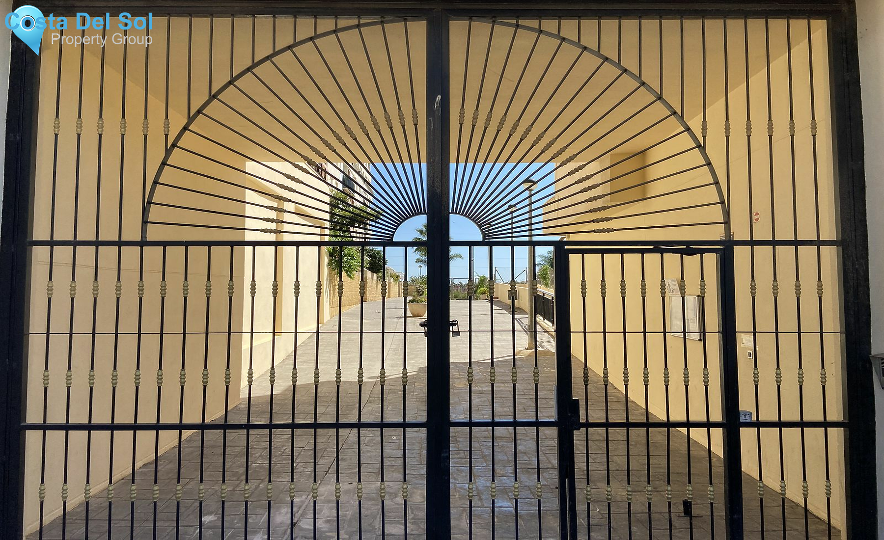 Middle Floor Apartment in Nueva Andalucía-1465846