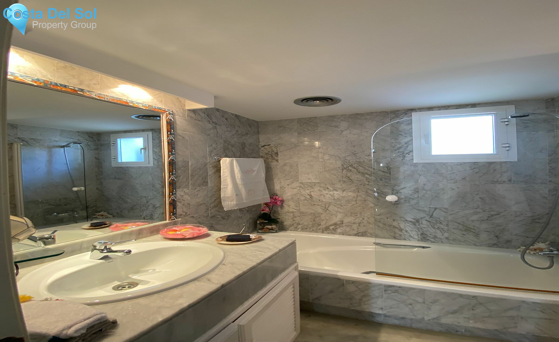 Middle Floor Apartment in Nueva Andalucía-1483960