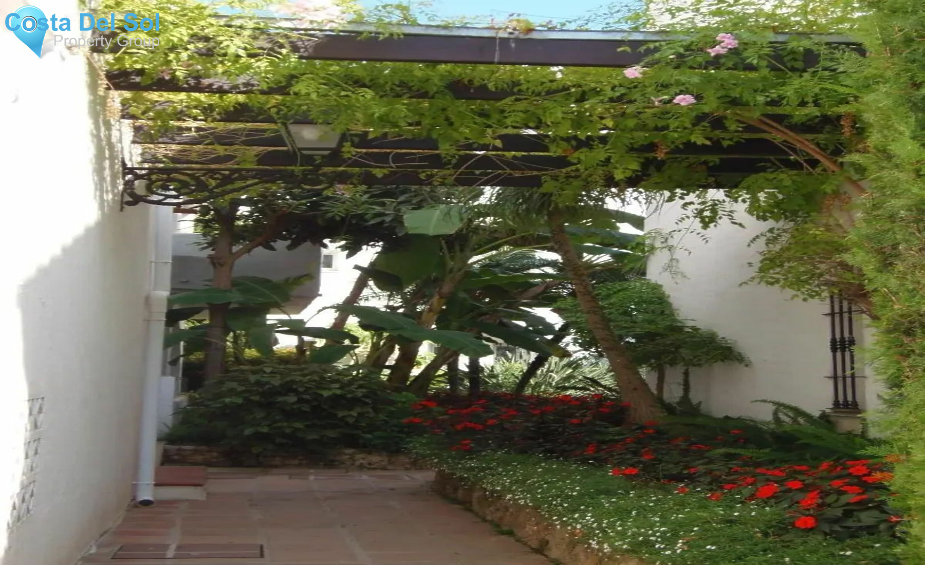 Middle Floor Apartment in Nueva Andalucía-1483964