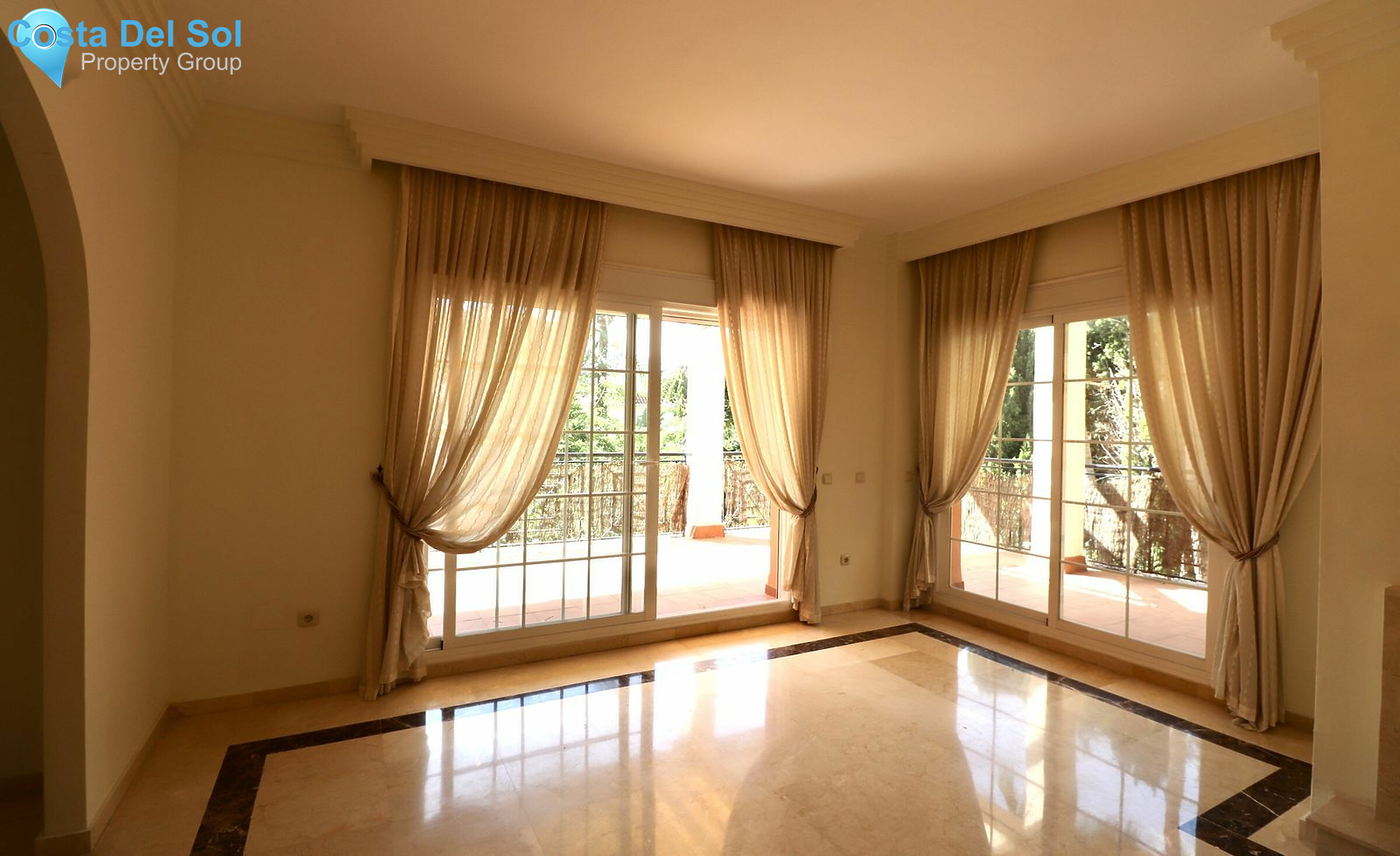 Middle Floor Apartment in Nueva Andalucía-1484253