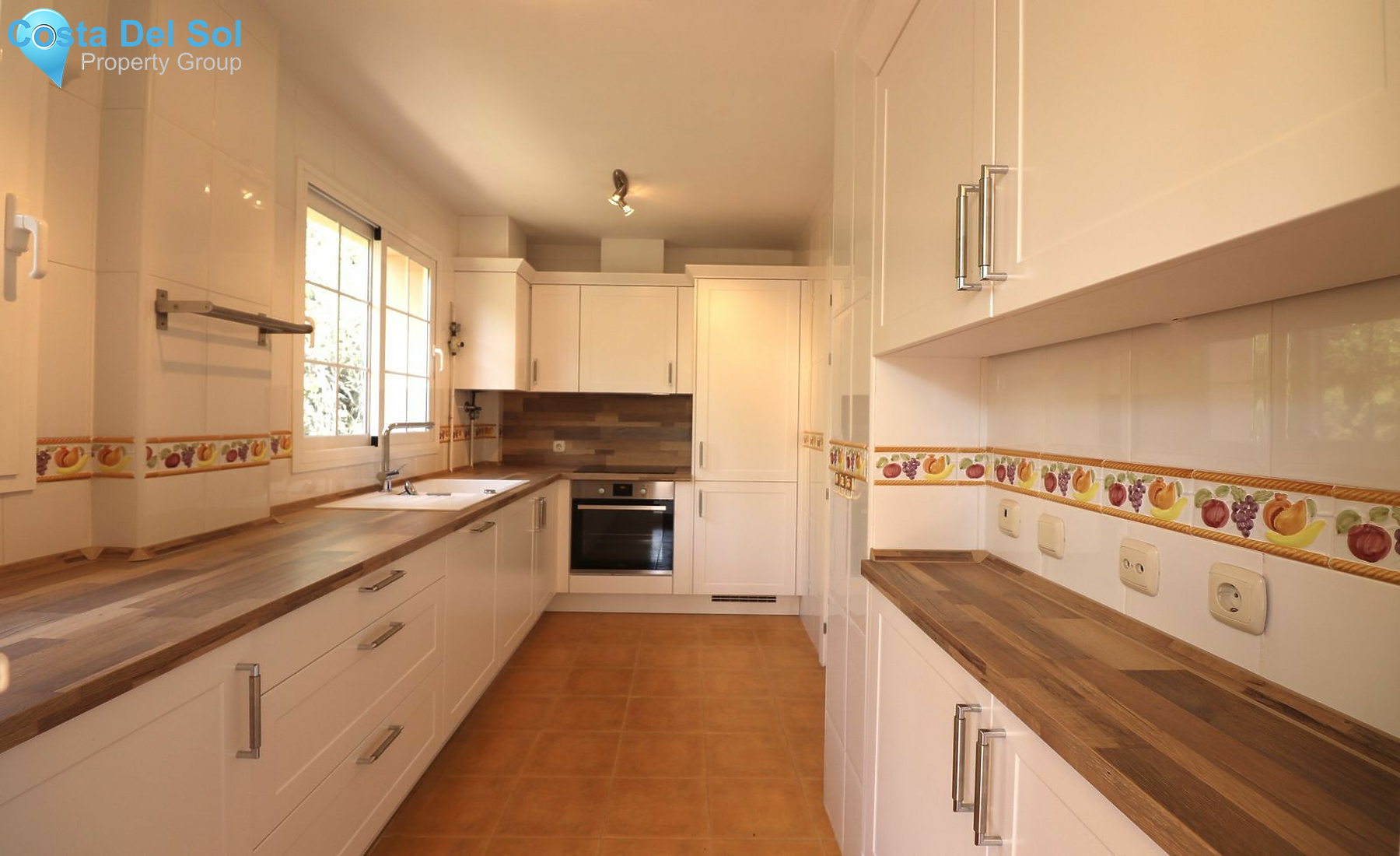 Middle Floor Apartment in Nueva Andalucía-1484239