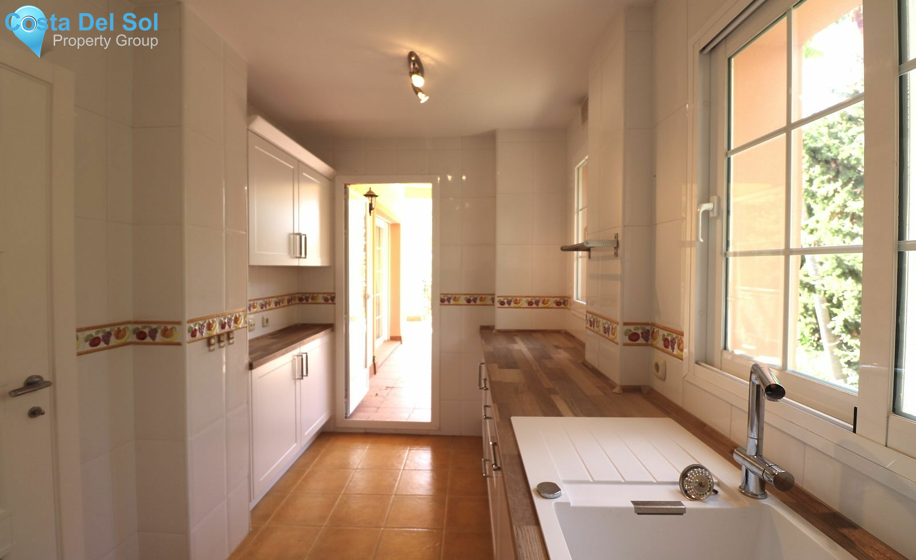 Middle Floor Apartment in Nueva Andalucía-1484240