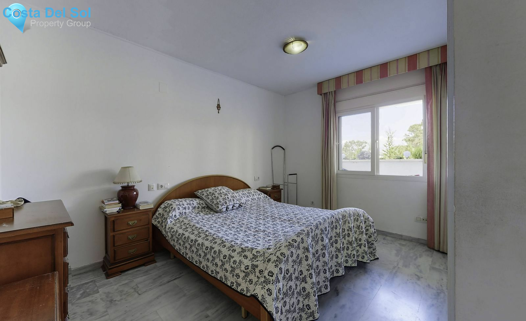 Middle Floor Apartment in Nueva Andalucía-1484436