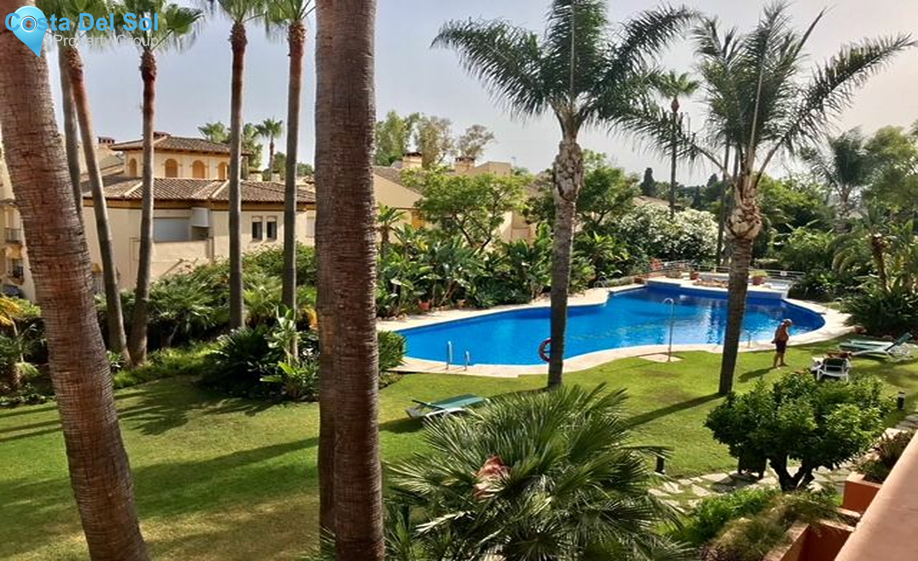 Middle Floor Apartment in Nueva Andalucía-1485492