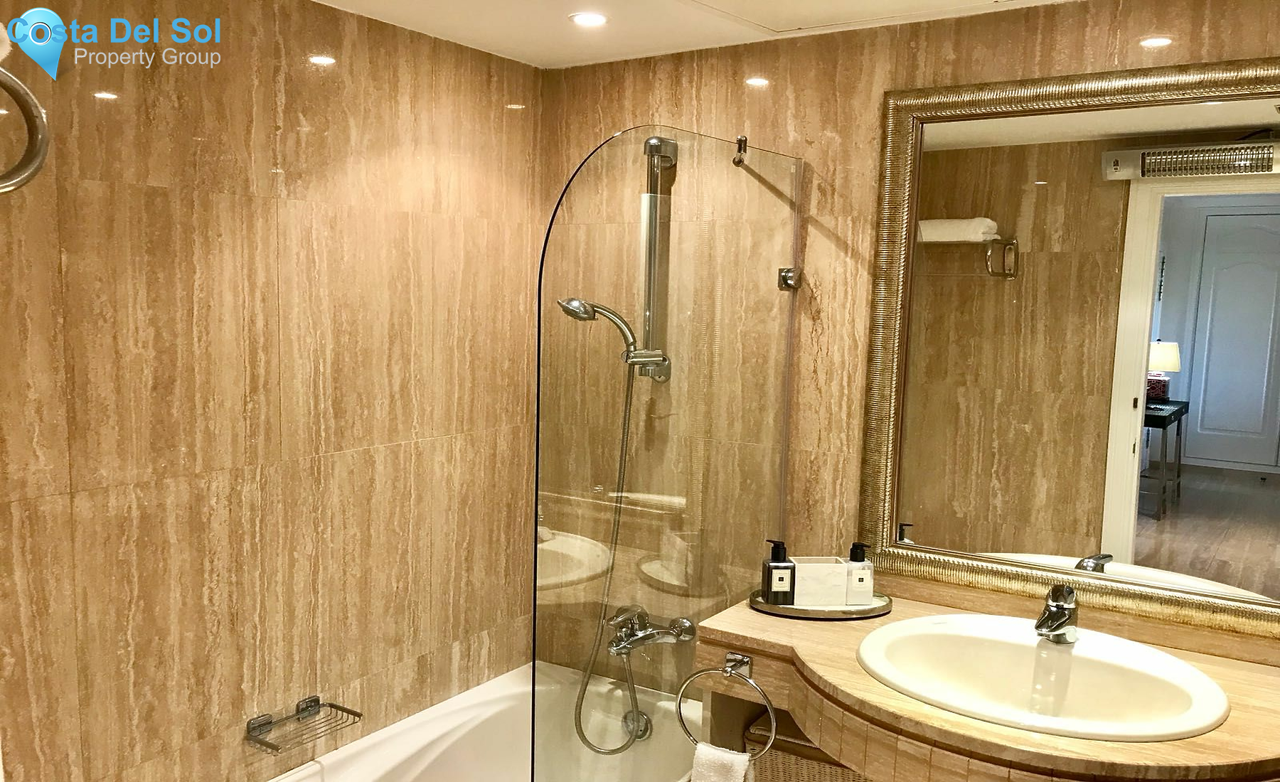 Middle Floor Apartment in Nueva Andalucía-1485497