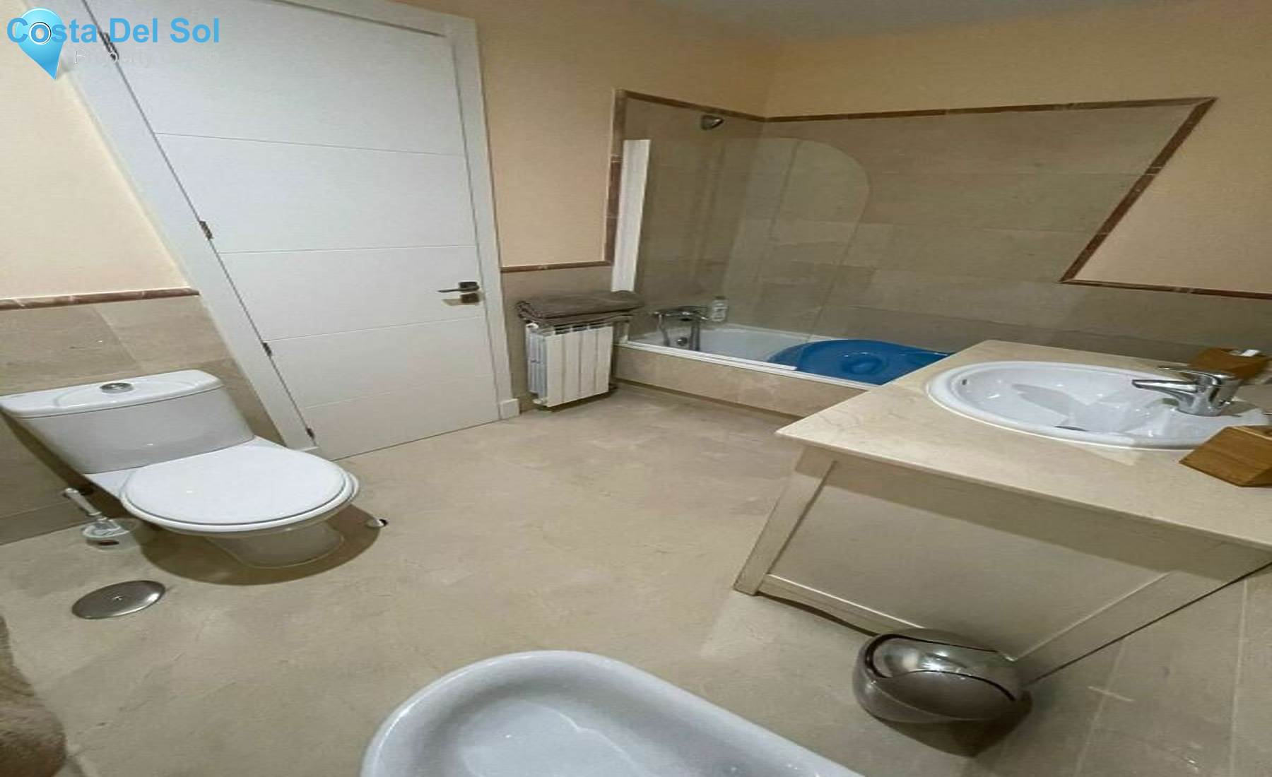 Middle Floor Apartment in Nueva Andalucía-1492674