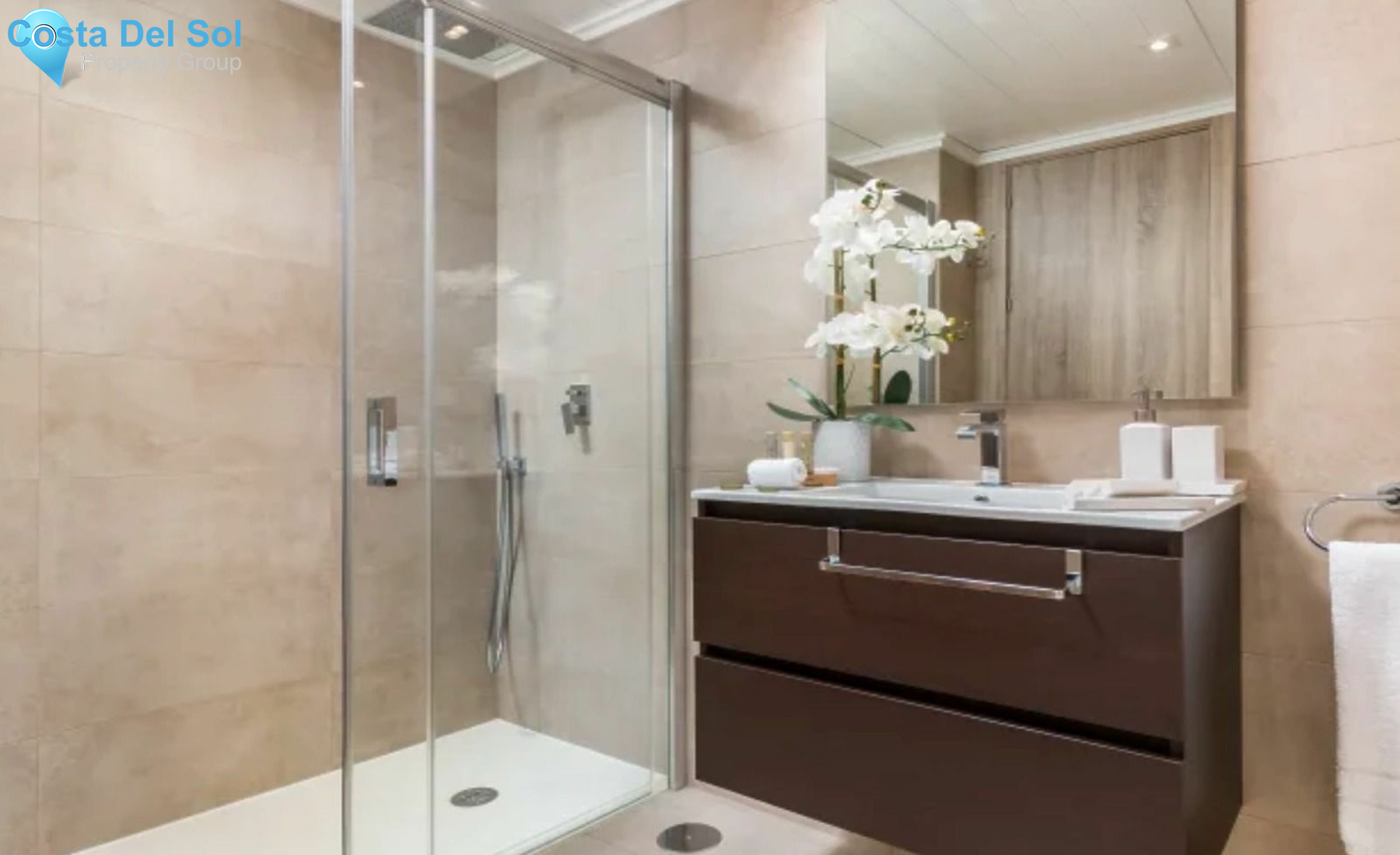 Middle Floor Apartment in Nueva Andalucía-1521100