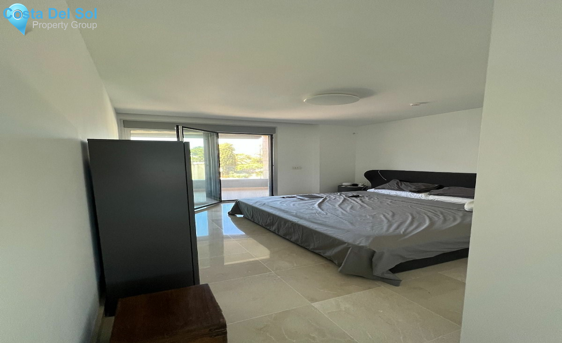 Middle Floor Apartment in Nueva Andalucía-1521097