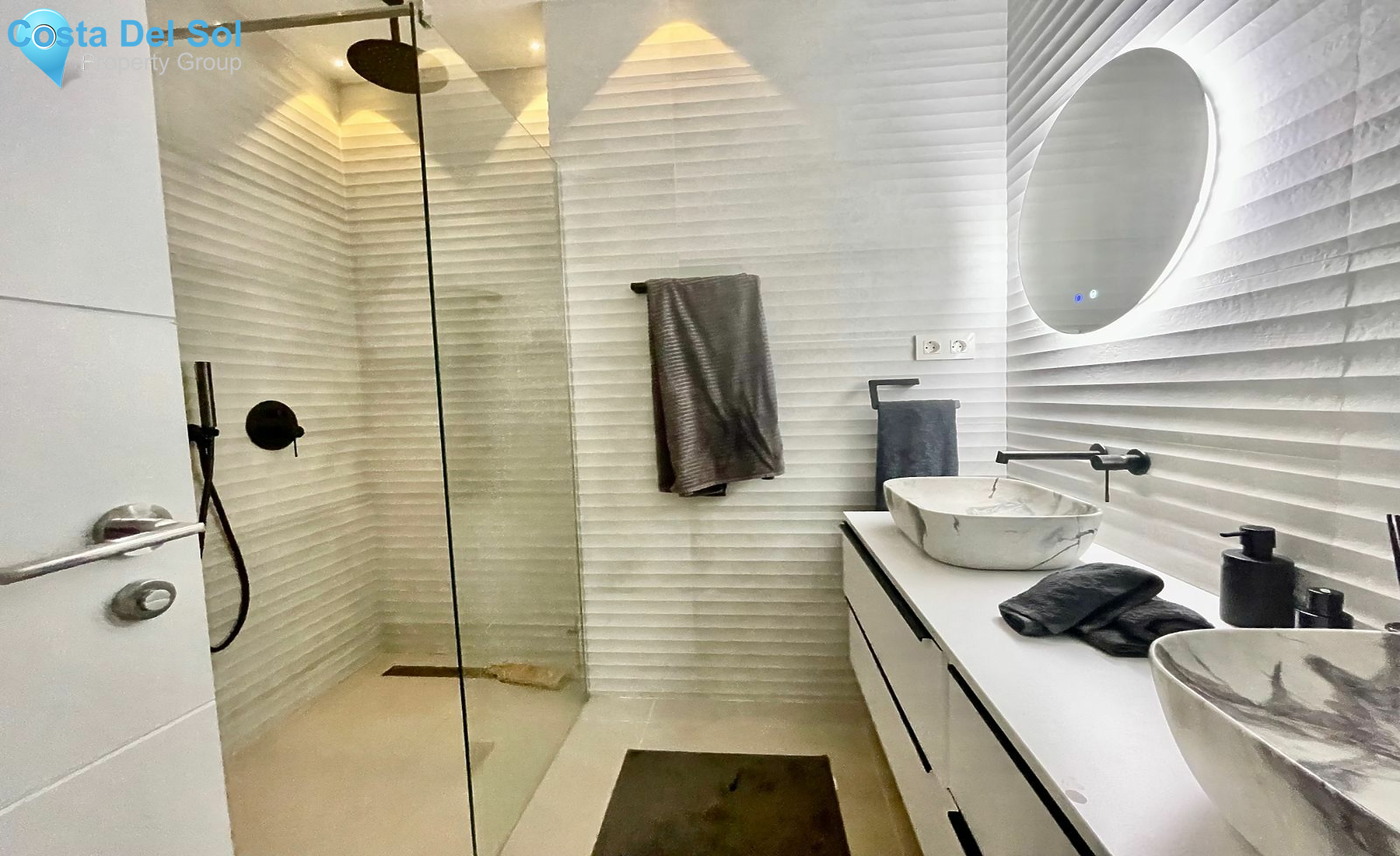 Middle Floor Apartment in Nueva Andalucía-1533633