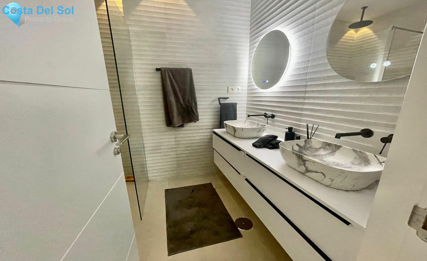 Middle Floor Apartment in Nueva Andalucía-1533622