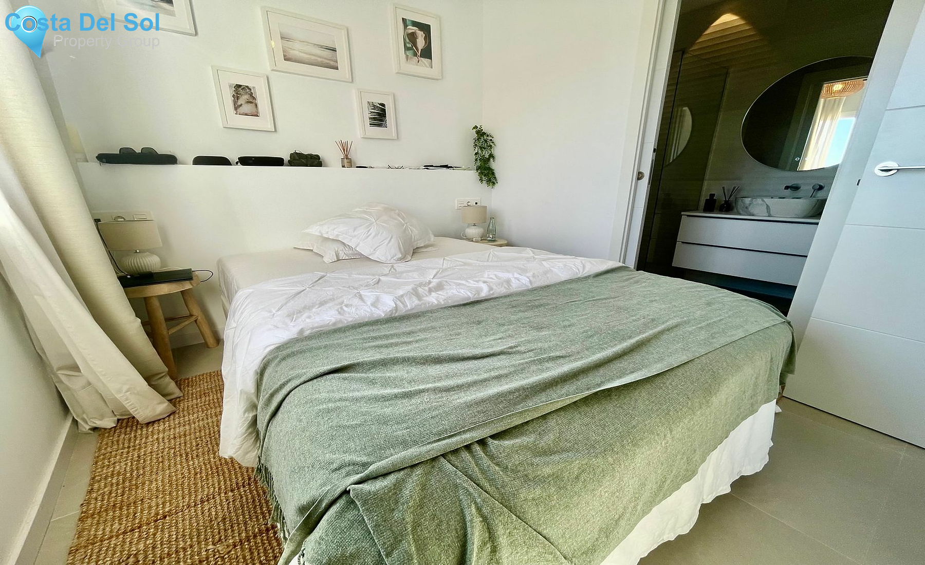 Middle Floor Apartment in Nueva Andalucía-1533624