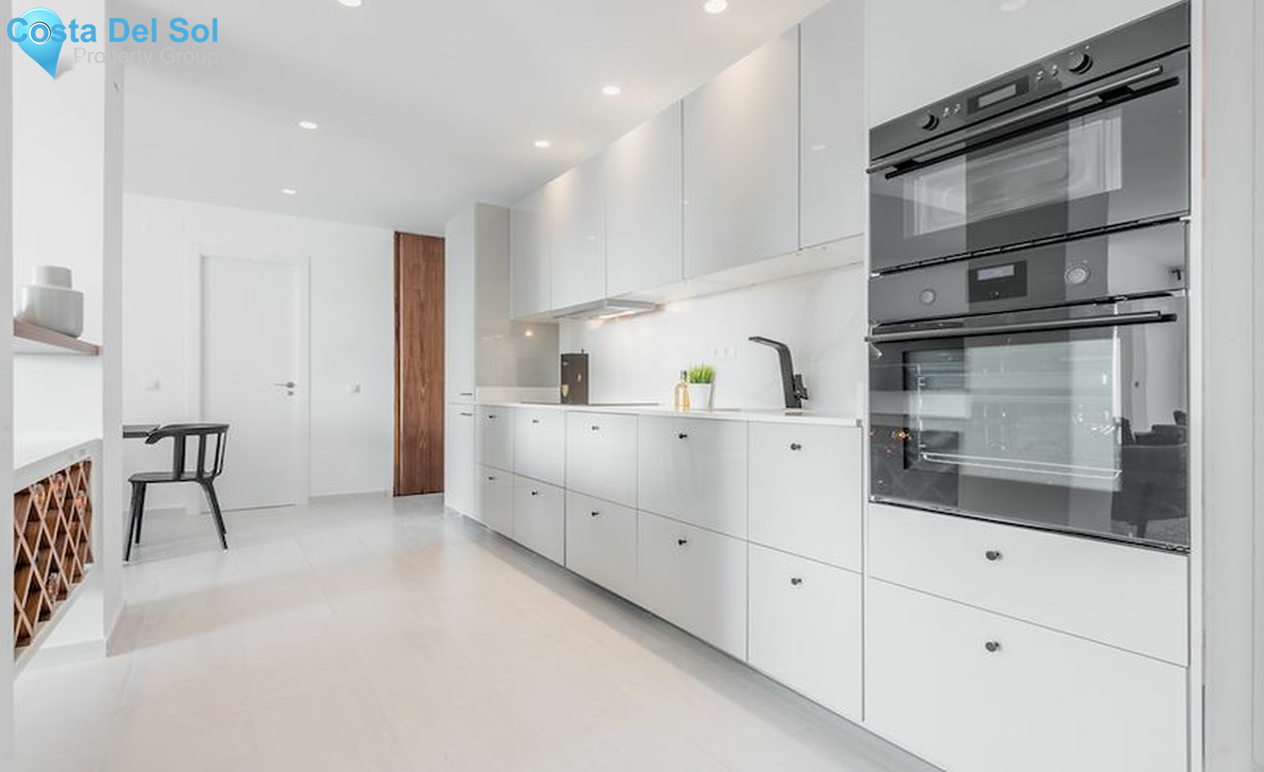 Middle Floor Apartment in Nueva Andalucía-1546743