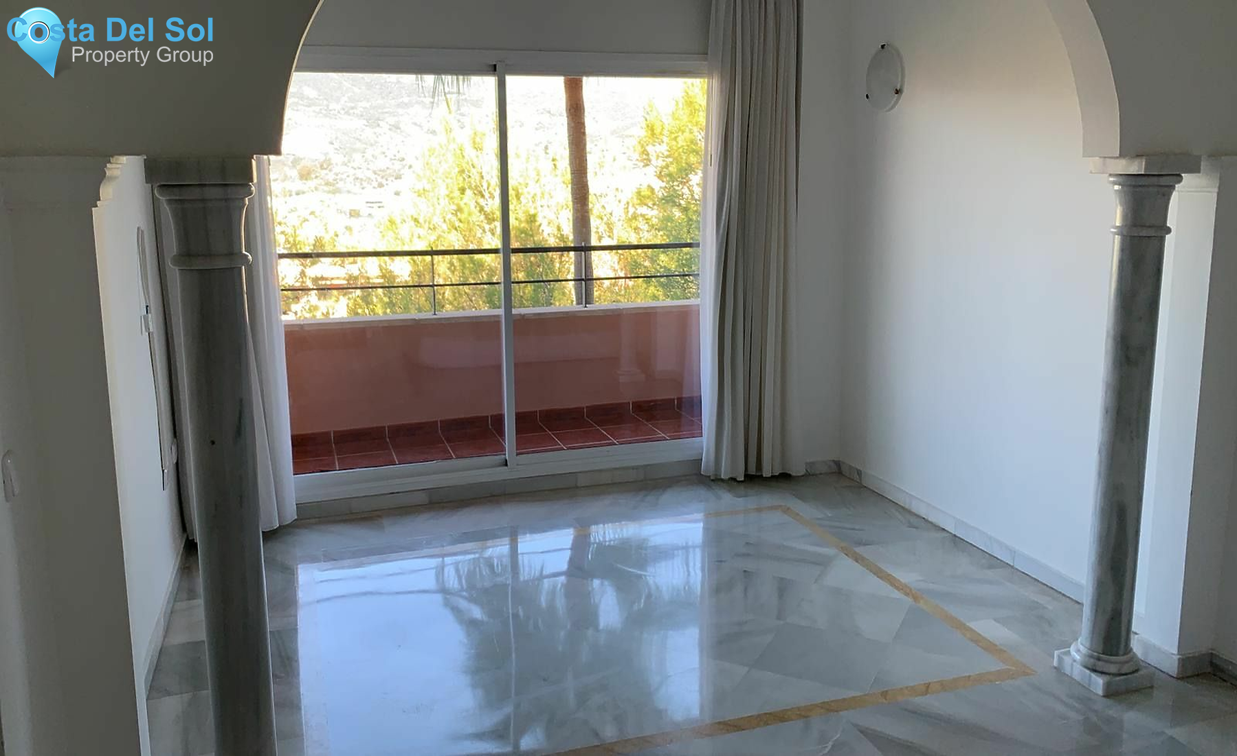 Middle Floor Apartment in Nueva Andalucía-1551217