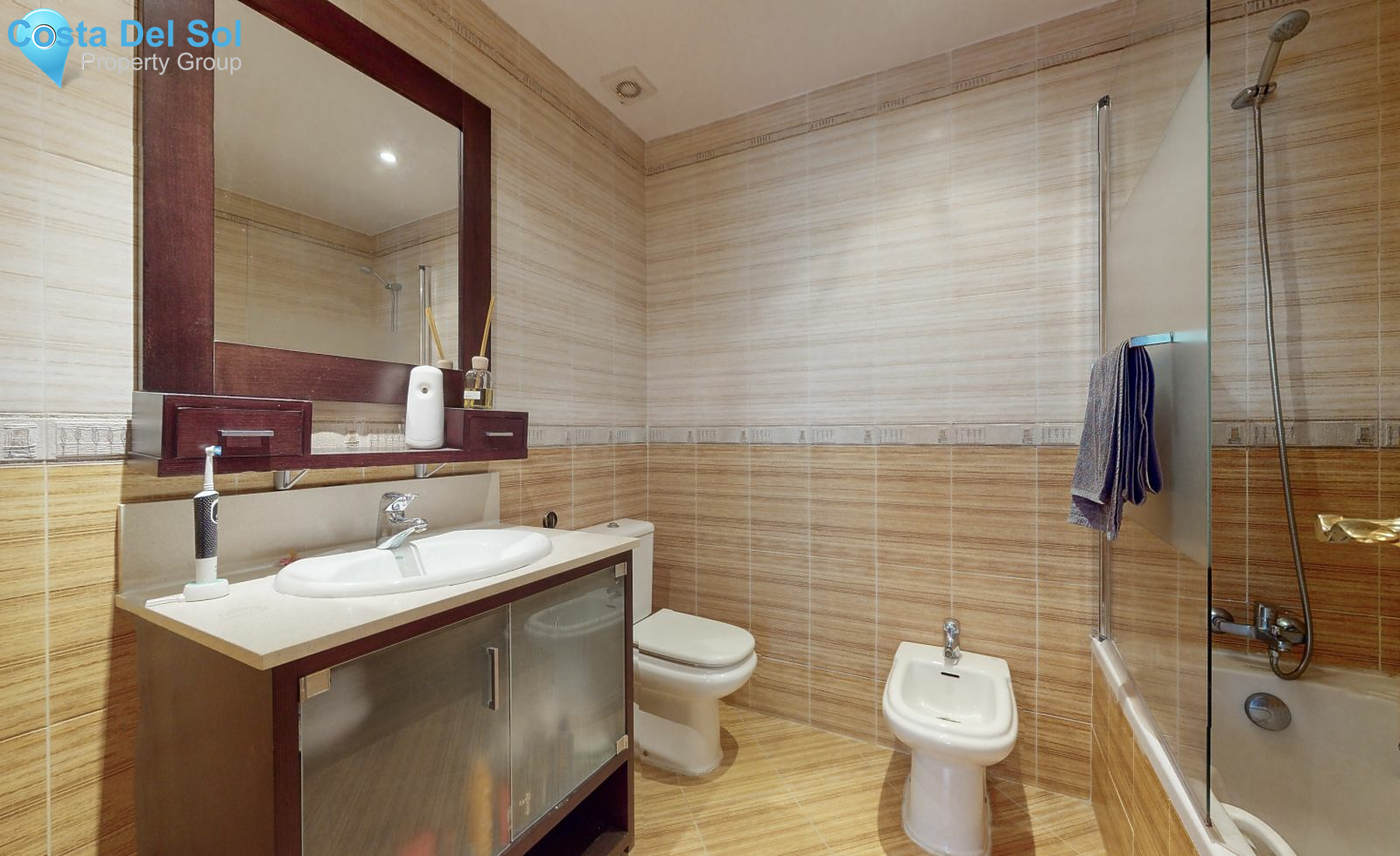 Middle Floor Apartment in Parque Norte-1227821