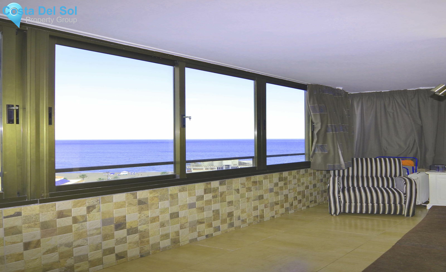 Middle Floor Apartment in Playamar-1490917