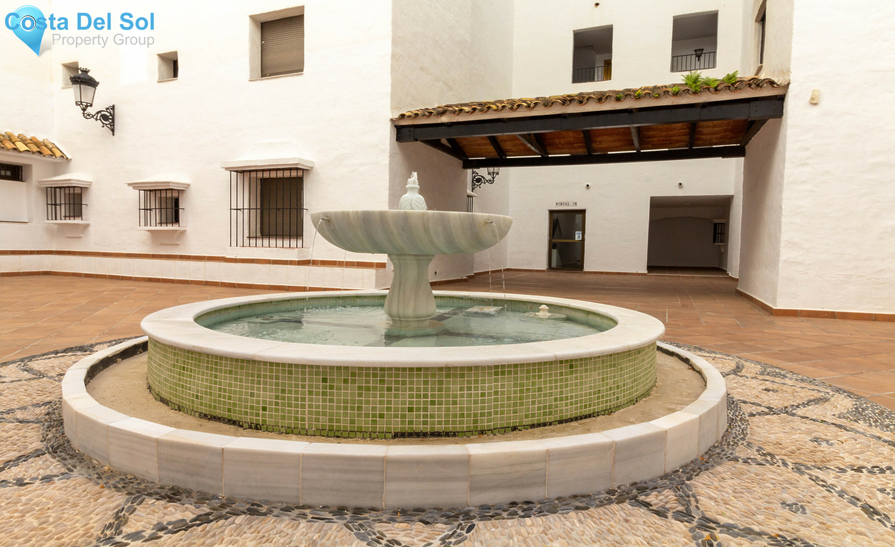 Middle Floor Apartment in Puerto Banús-1293173