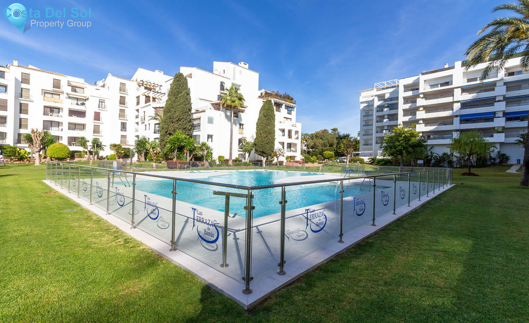 Middle Floor Apartment in Puerto Banús-1293158