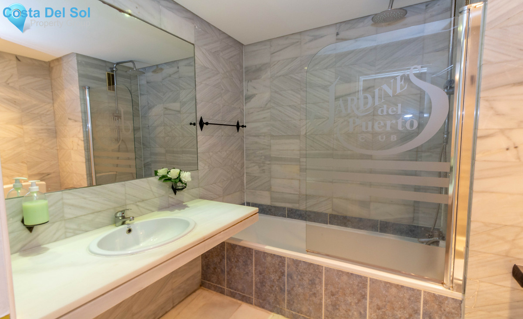 Middle Floor Apartment in Puerto Banús-1293176