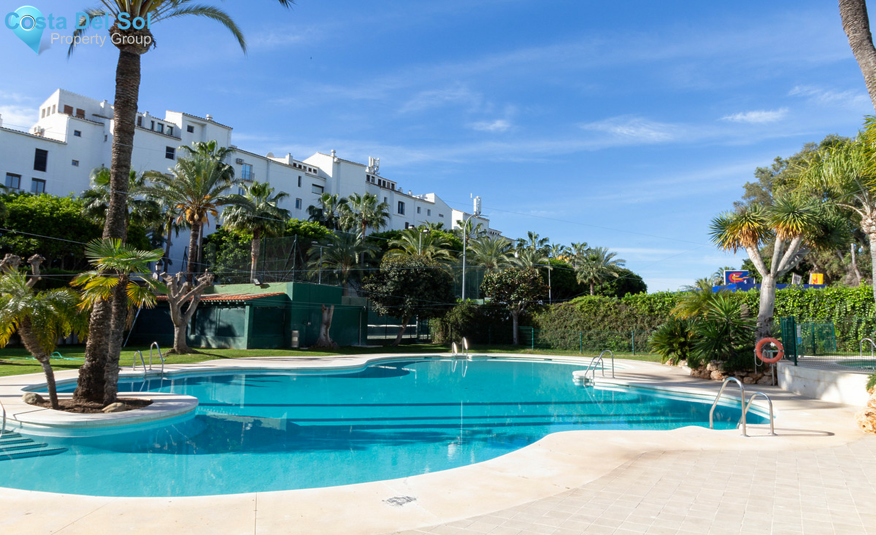 Middle Floor Apartment in Puerto Banús-1293161