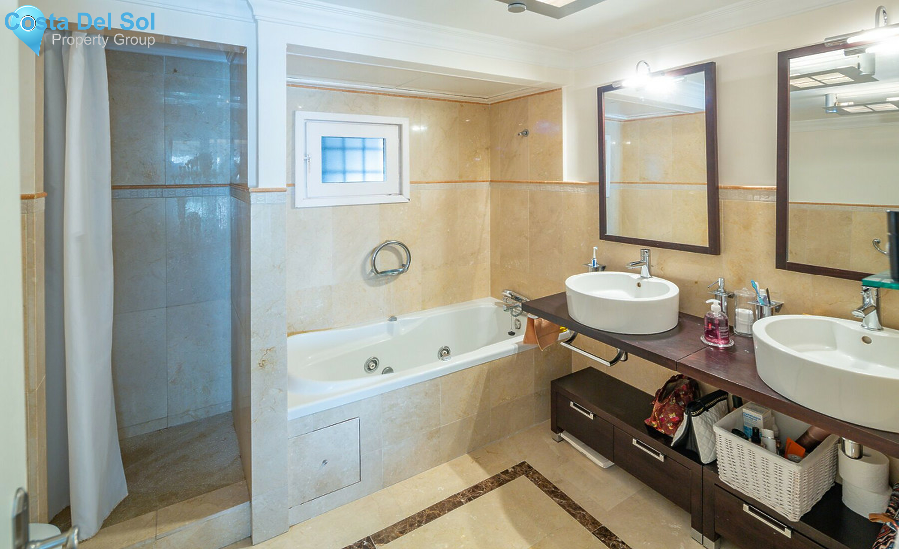 Middle Floor Apartment in Puerto Banús-1342828