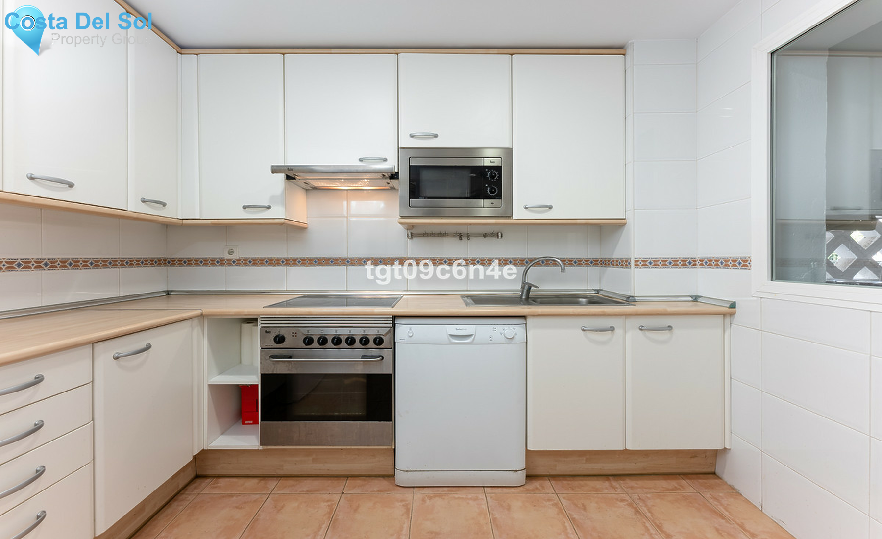 Middle Floor Apartment in Puerto Banús-1511399