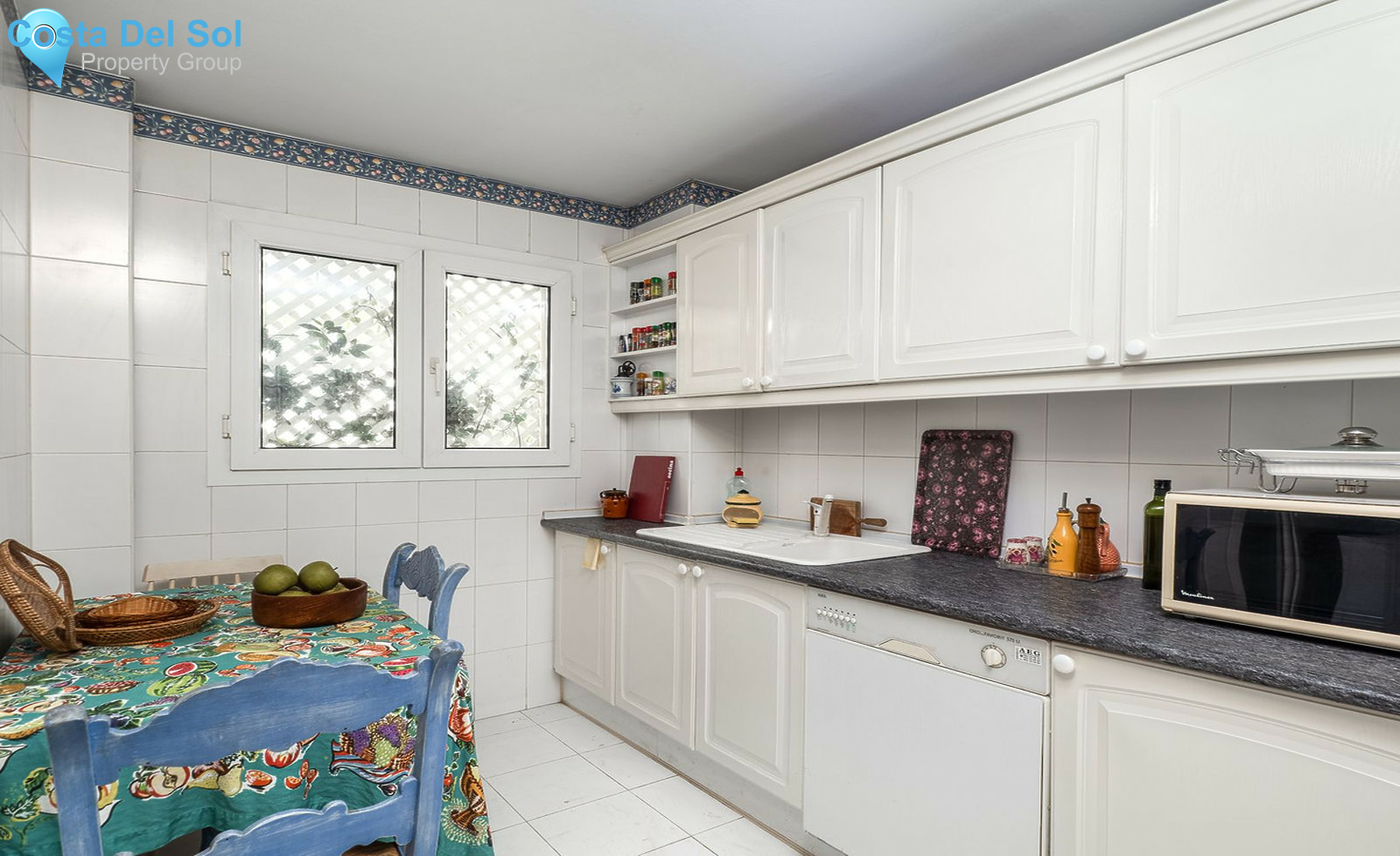 Middle Floor Apartment in Puerto Banús-1556194