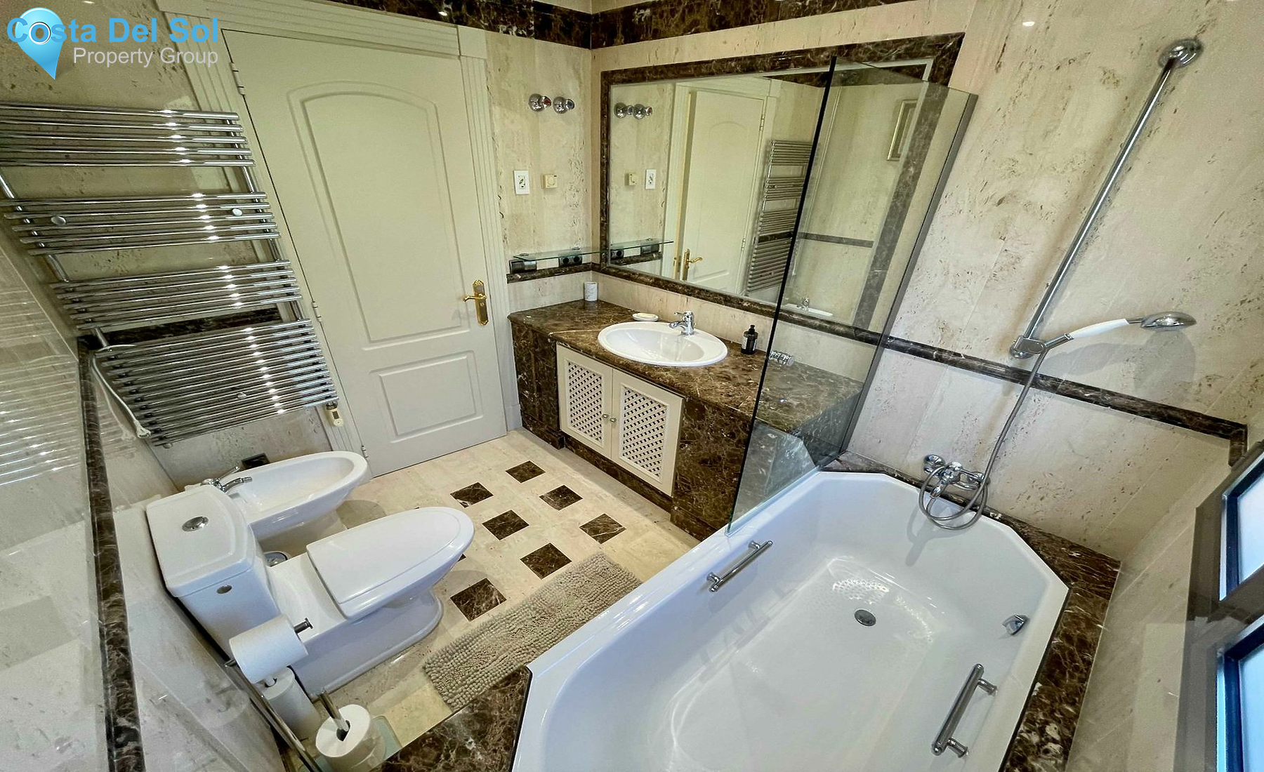 Middle Floor Apartment in Puerto Banús-1138764