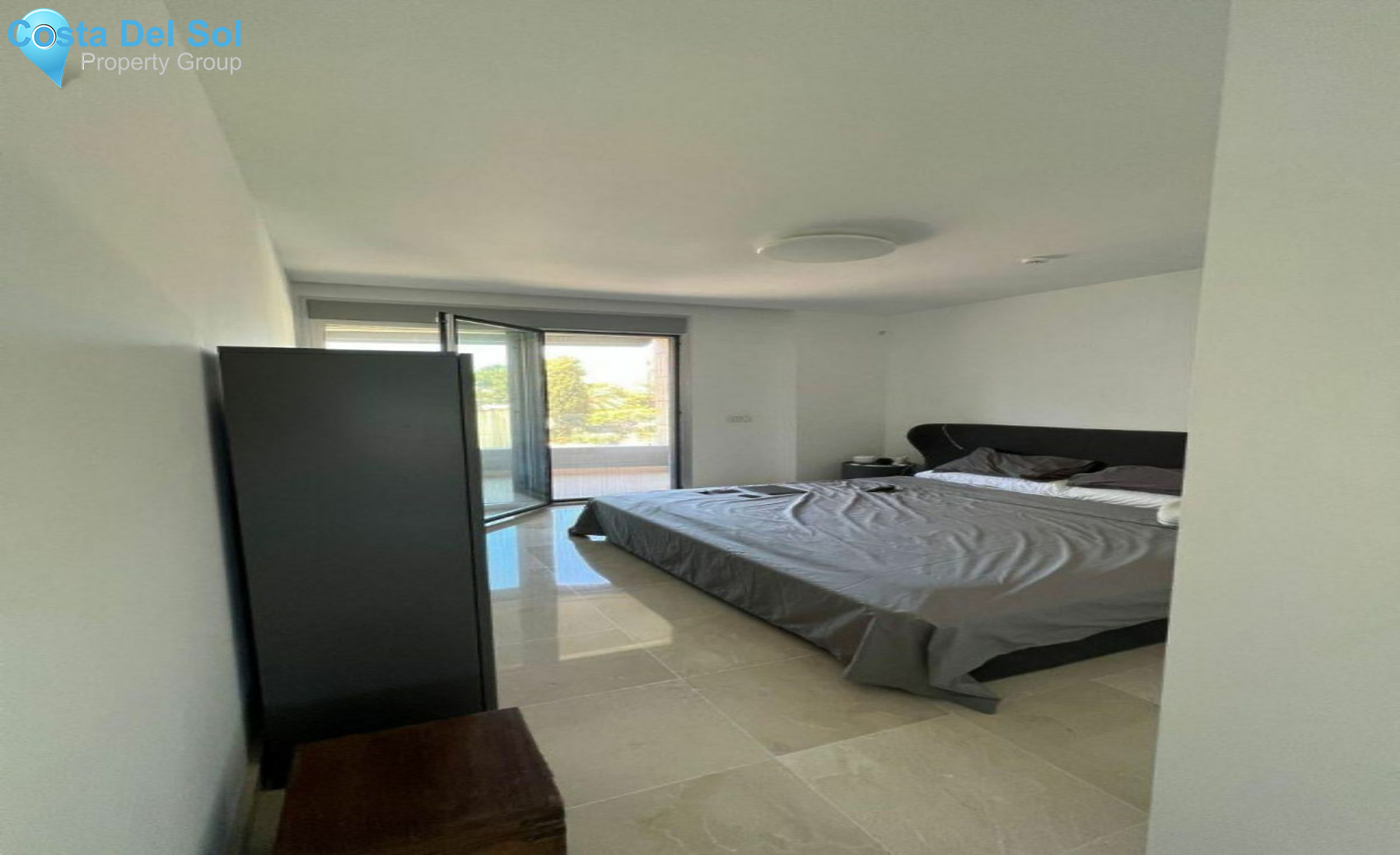Middle Floor Apartment in Puerto Banús-1152802