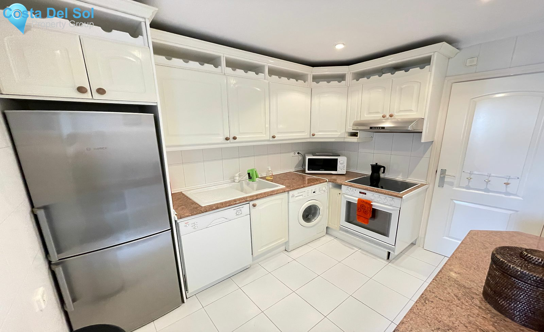 Middle Floor Apartment in Puerto Banús-1163575