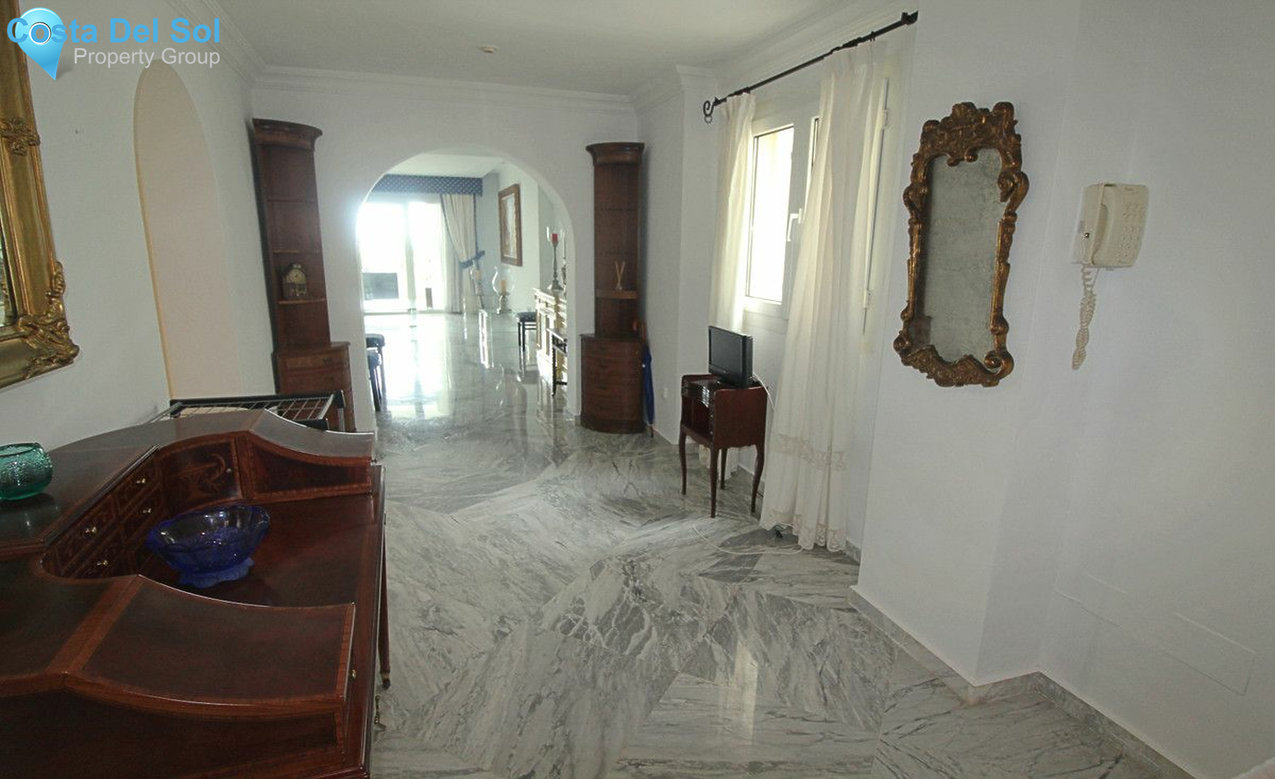 Middle Floor Apartment in Puerto Banús-1163578