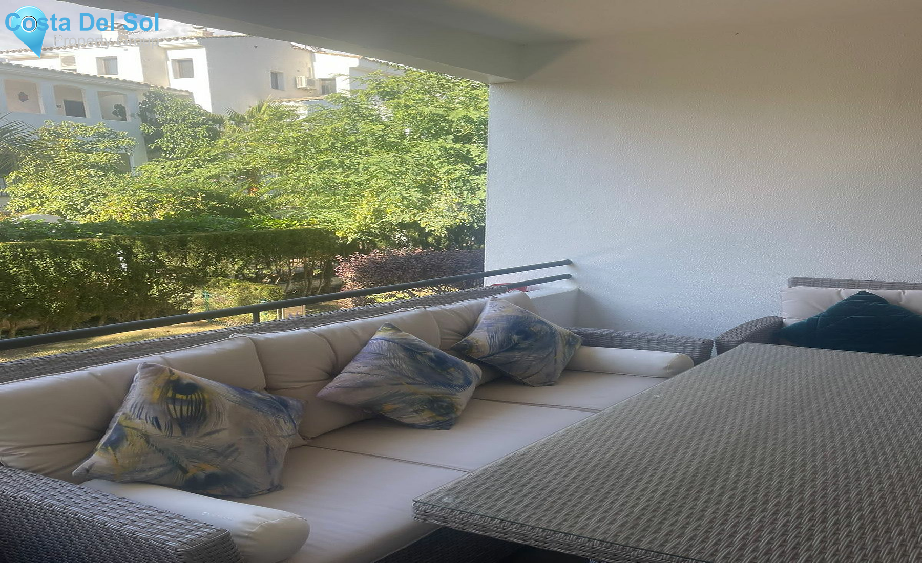 Middle Floor Apartment in Puerto Banús-1163683