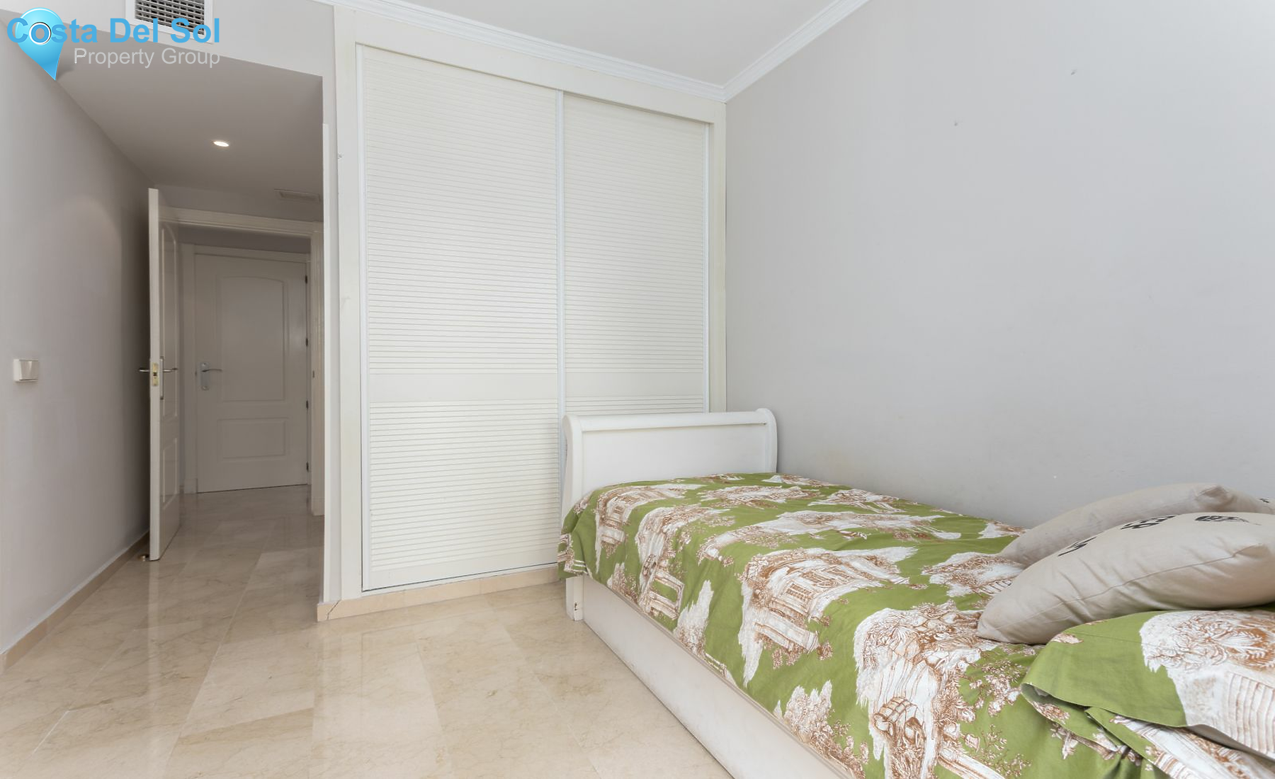 Middle Floor Apartment in Puerto Banús-1173667