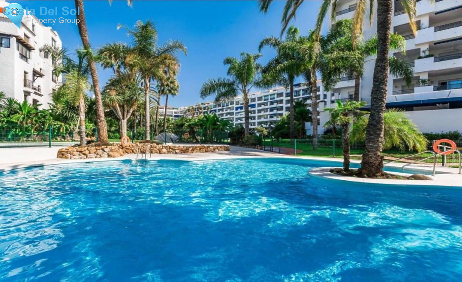 Middle Floor Apartment in Puerto Banús-1173650