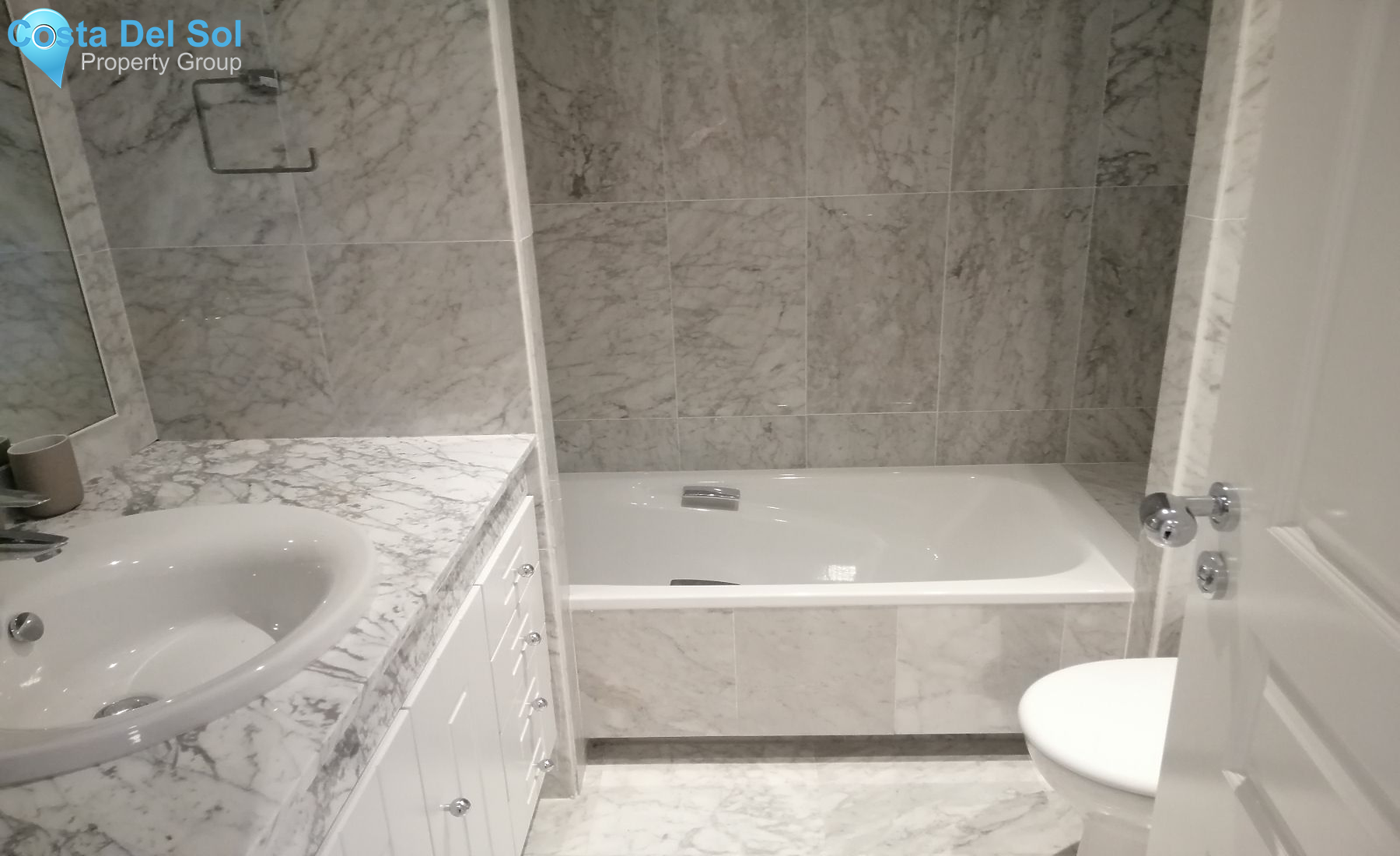 Middle Floor Apartment in Puerto Banús-1179560