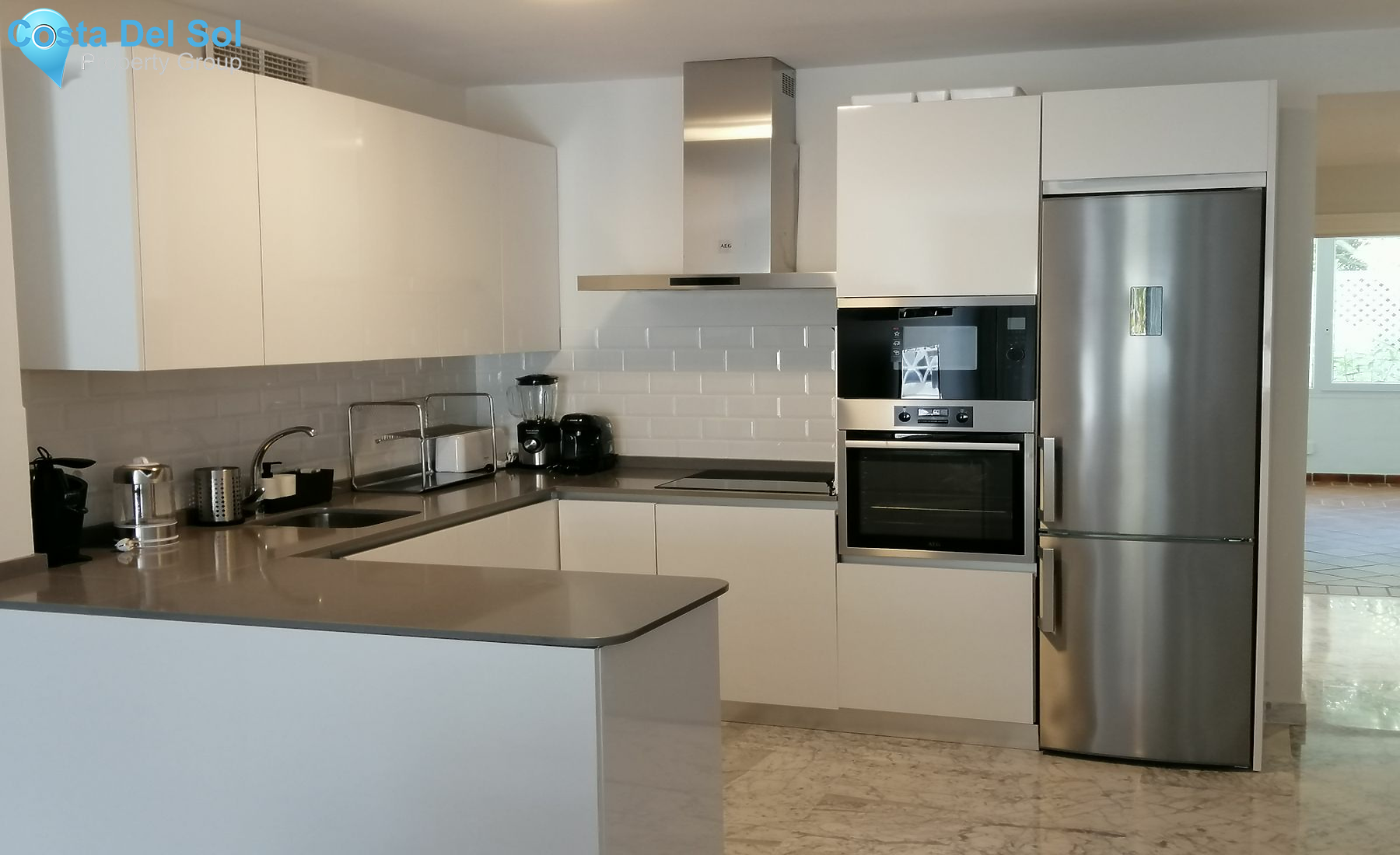 Middle Floor Apartment in Puerto Banús-1179549