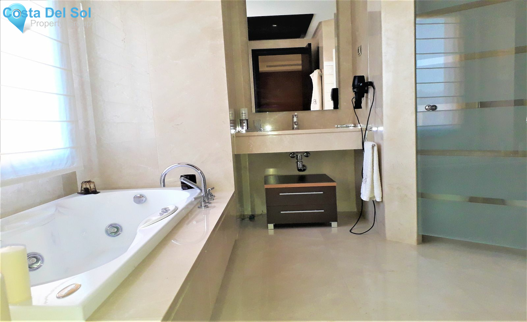 Middle Floor Apartment in Puerto Banús-1201916