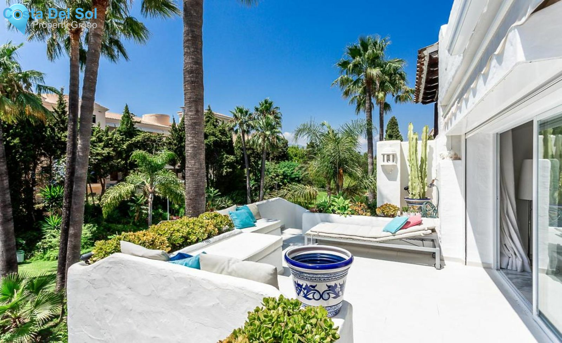 Middle Floor Apartment in Puerto Banús-1223019