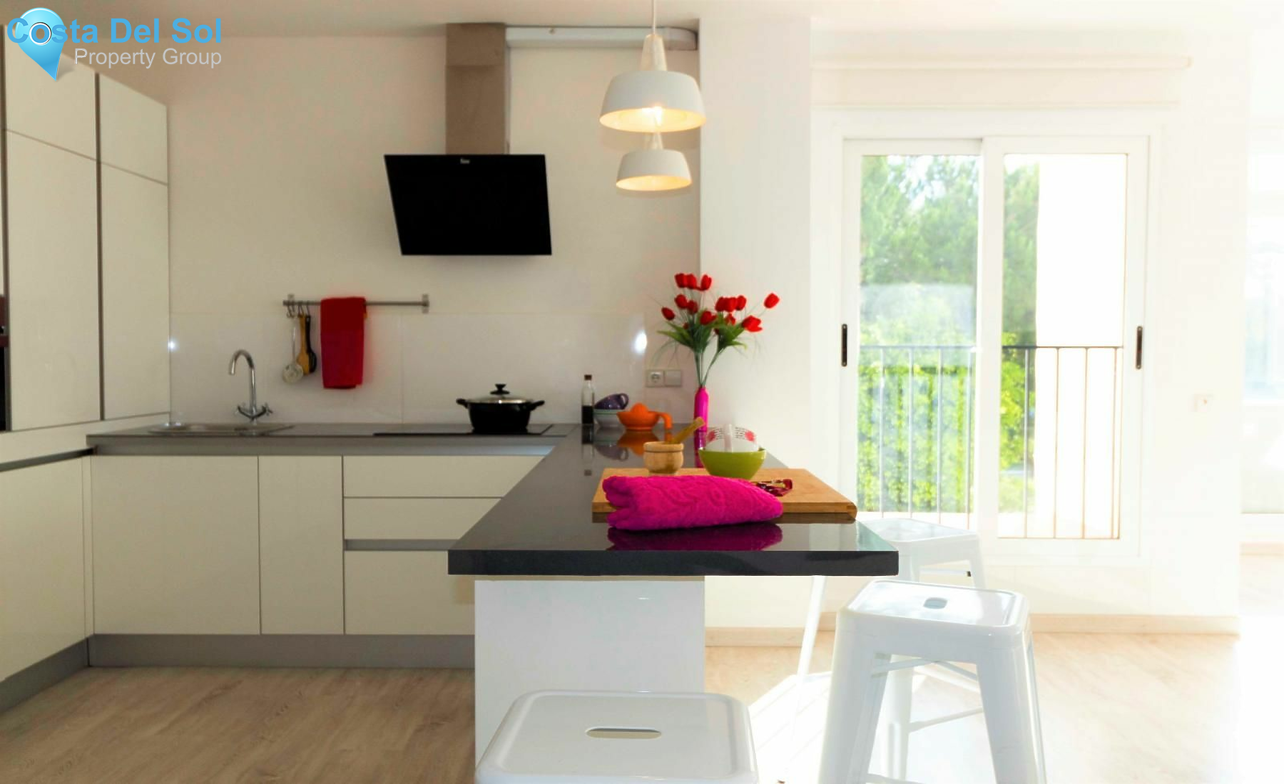 Middle Floor Apartment in Puerto Banús-1386527
