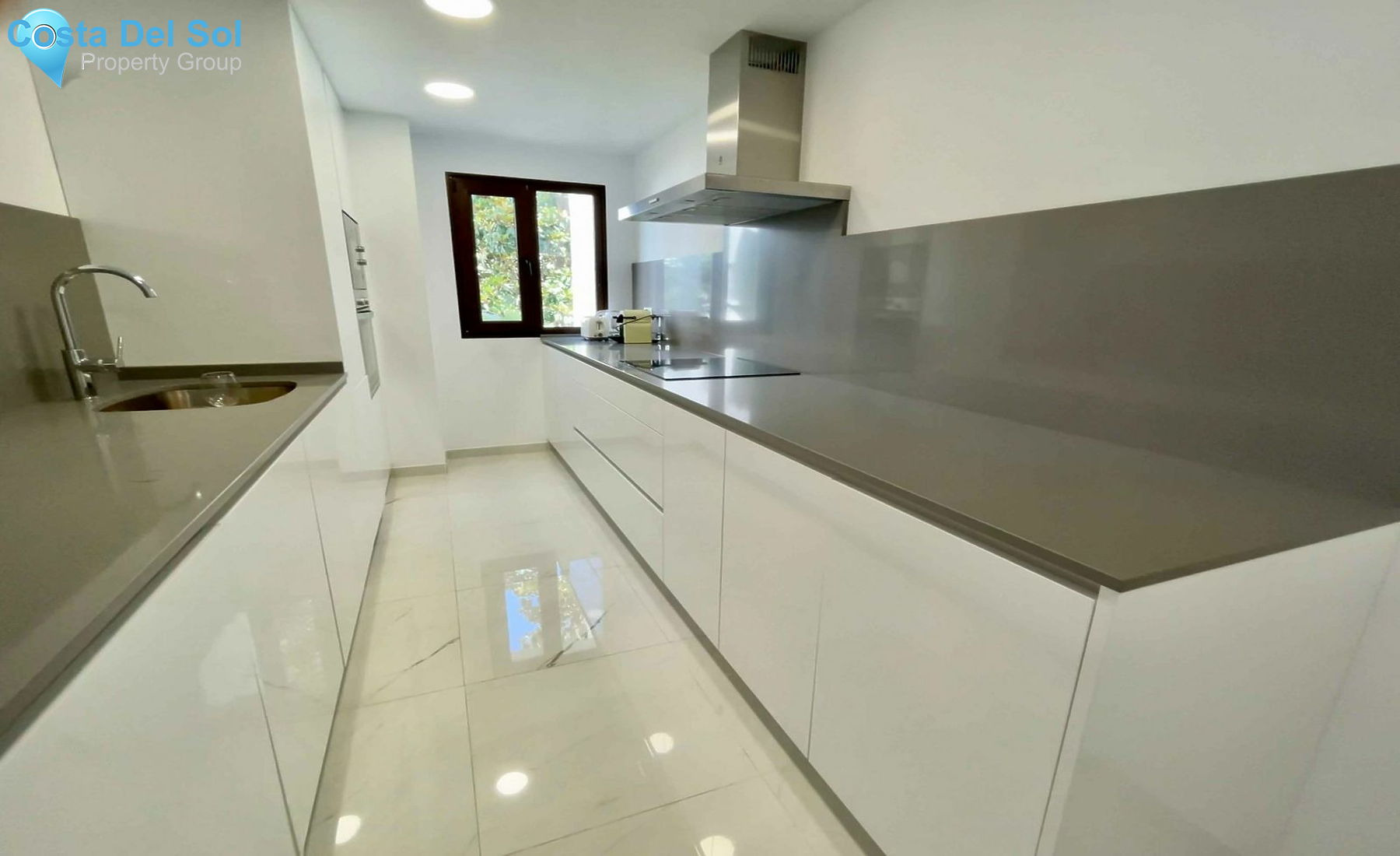 Middle Floor Apartment in Puerto Banús-1393077