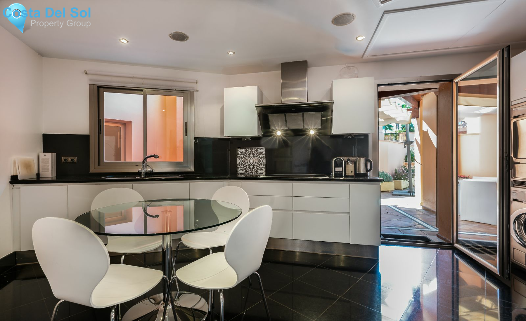 Middle Floor Apartment in Puerto Banús-1422868