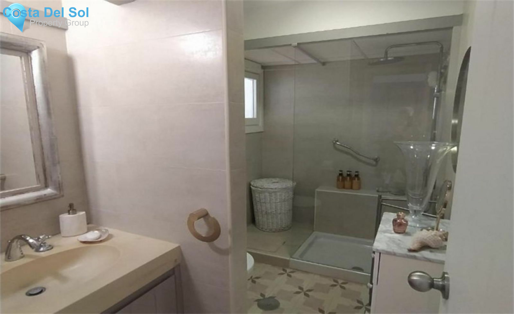Middle Floor Apartment in Puerto Banús-1441349