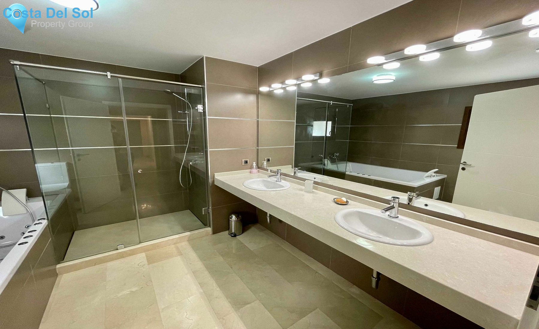 Middle Floor Apartment in Puerto Banús-1445022
