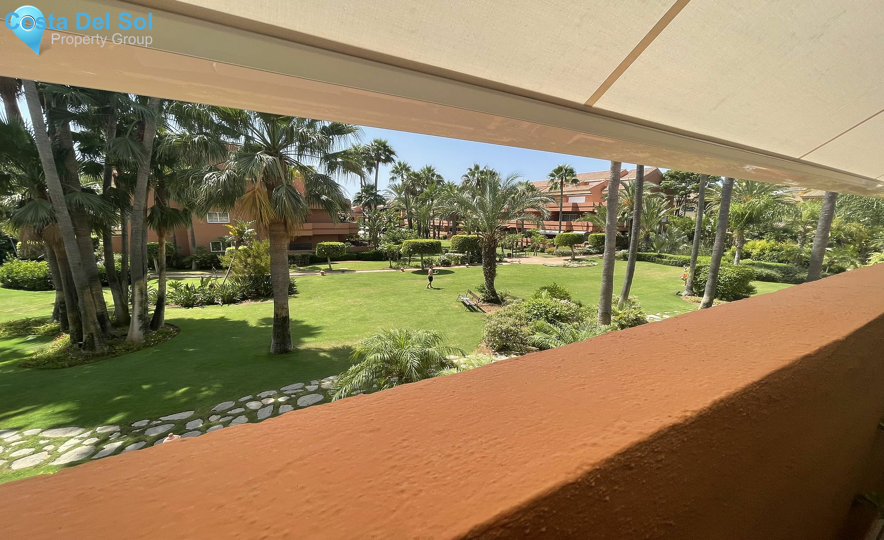 Middle Floor Apartment in Puerto Banús-1445525