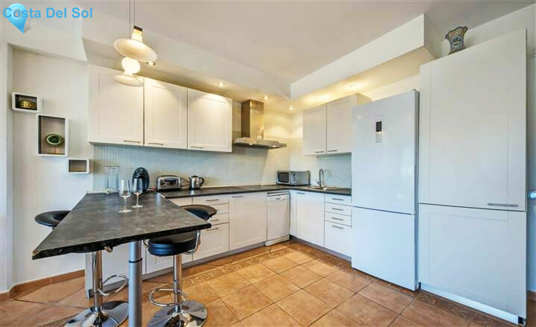 Middle Floor Apartment in Puerto Banús-1468732