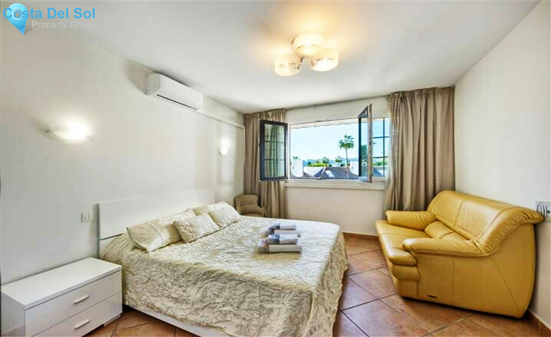 Middle Floor Apartment in Puerto Banús-1468735