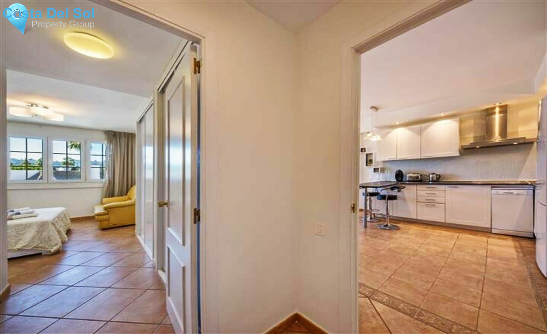 Middle Floor Apartment in Puerto Banús-1468731