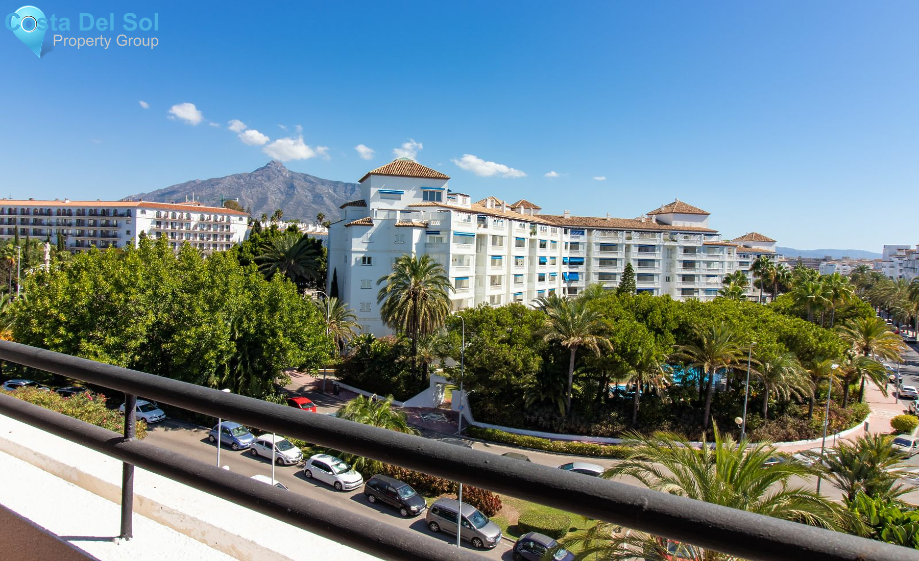 Middle Floor Apartment in Puerto Banús-1470981